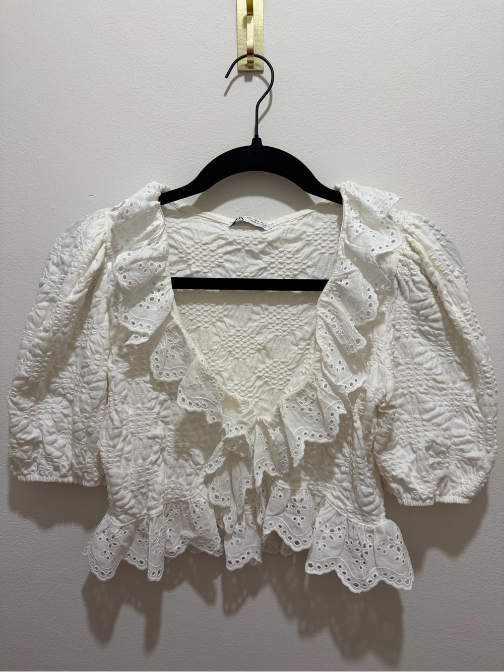 Zara White Eyelet Ruffle Puff-Sleeve Blouse